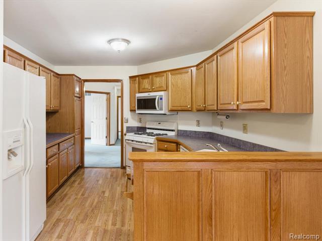 Builiding view sixteen for 4305 Juniper, Port Huron, MI. 48060