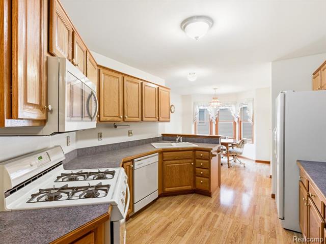 Builiding view thirteen for 4305 Juniper, Port Huron, MI. 48060