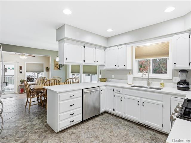 Builiding view fifteen for 3188 Fanone, Port Huron, MI. 48060