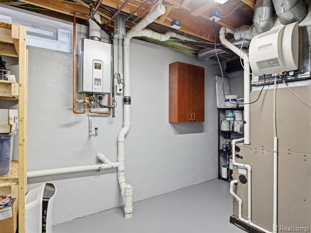 Builiding view thirty seven for 3188 Fanone, Port Huron, MI. 48060