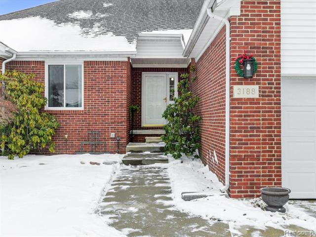 Builiding view three for 3188 Fanone, Port Huron, MI. 48060