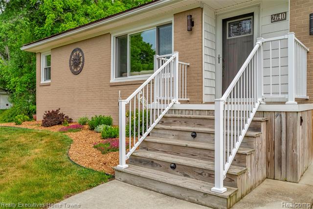Builiding view four for 2640 Huckleberry, Port Huron, MI. 48060