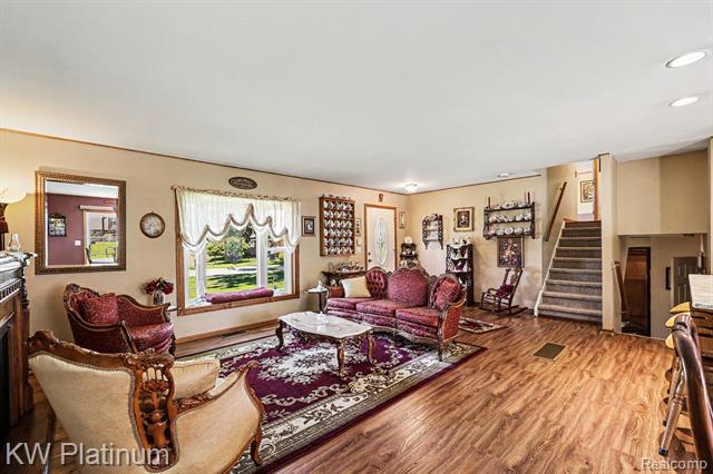Builiding view six for 2346 Riverwood, Port Huron, MI. 48060