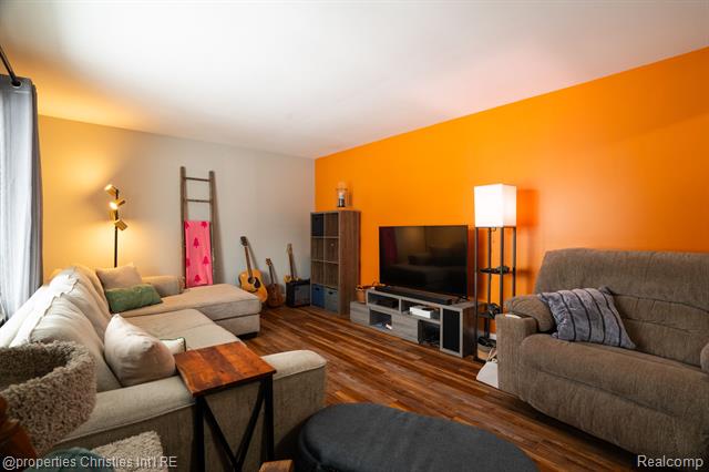 Builiding view eight for 3505 Shenandoah, Port Huron, MI. 48060