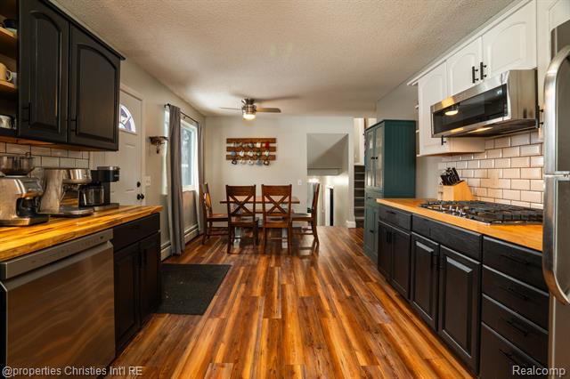 Builiding view eighteen for 3505 Shenandoah, Port Huron, MI. 48060