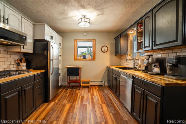 Builiding view fourteen for 3505 Shenandoah, Port Huron, MI. 48060