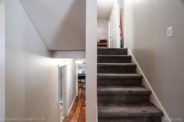 Builiding view nineteen for 3505 Shenandoah, Port Huron, MI. 48060