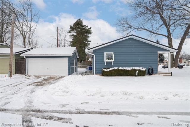 Builiding view thirty seven for 3505 Shenandoah, Port Huron, MI. 48060