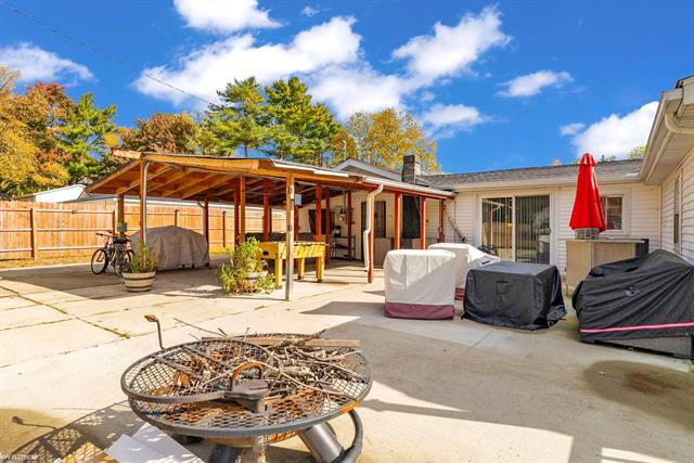 Builiding view forty for 3625 Angus, Fort Gratiot, MI. 48059