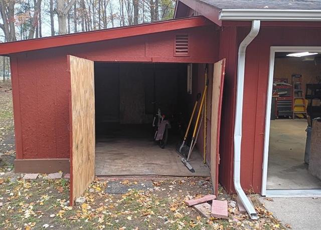 Builiding view fifteen for 7241 Bryce, North Street, MI. 48049