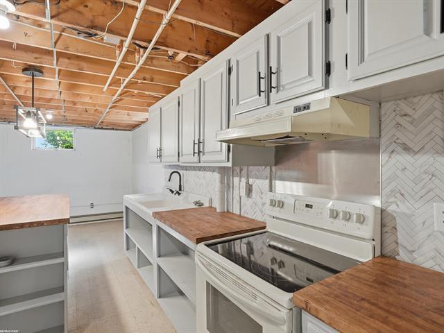 Builiding view forty five for 2929 18Th, Port Huron, MI. 48060
