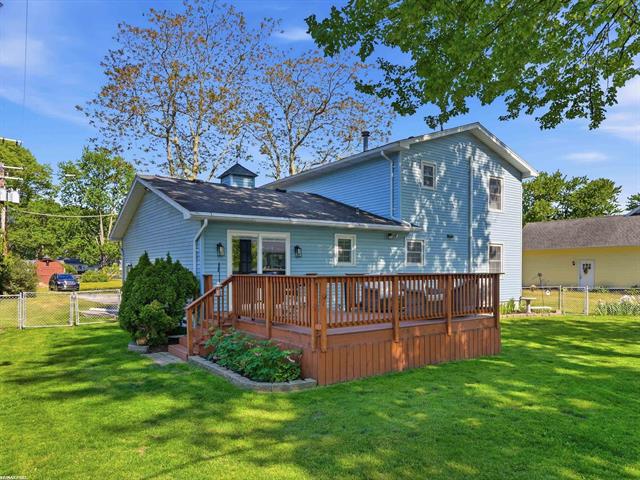 Builiding view twelve for 2929 18Th, Port Huron, MI. 48060