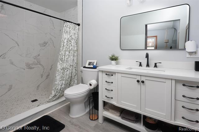 Builiding view eleven for 3178 Oakwood, Port Huron, MI. 48060