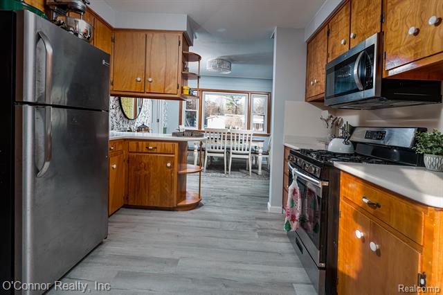 Builiding view seven for 3178 Oakwood, Port Huron, MI. 48060