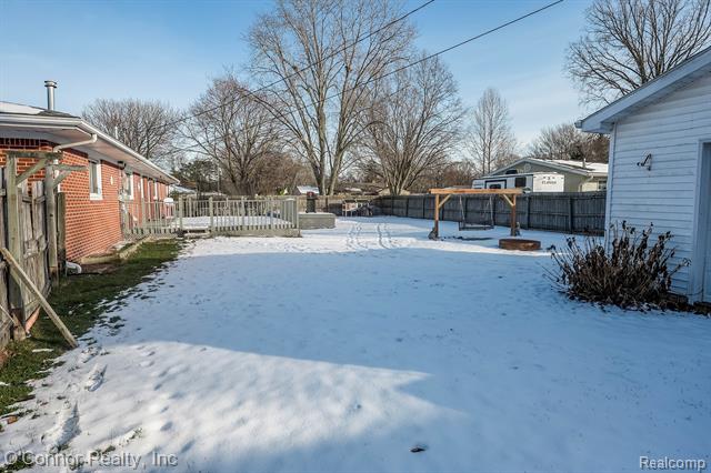 Builiding view twenty five for 3178 Oakwood, Port Huron, MI. 48060