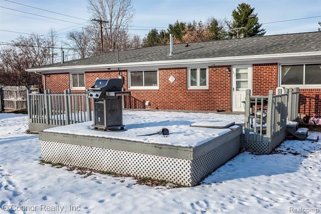 Builiding view twenty four for 3178 Oakwood, Port Huron, MI. 48060