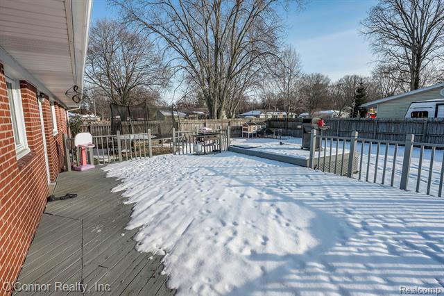 Builiding view twenty one for 3178 Oakwood, Port Huron, MI. 48060