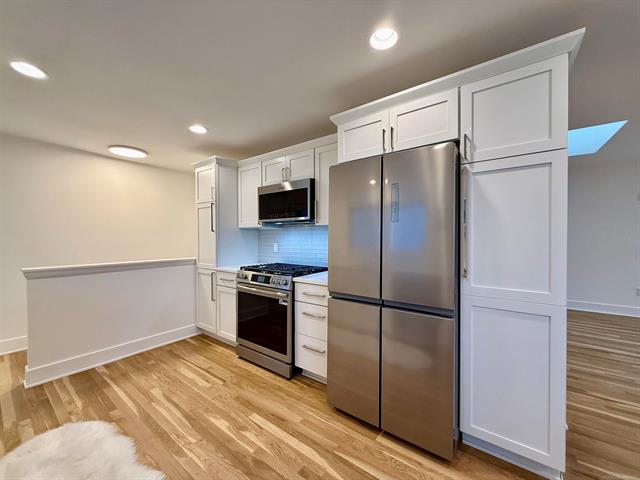 Builiding view eighteen for 39 W Elza, Hazel Park, MI. 48030