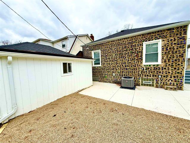 Builiding view fifty five for 39 W Elza, Hazel Park, MI. 48030