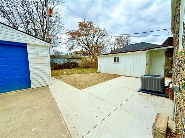 Builiding view fifty four for 39 W Elza, Hazel Park, MI. 48030