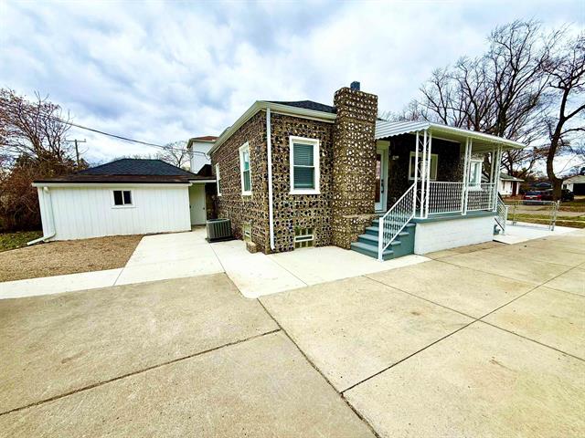 Builiding view fifty for 39 W Elza, Hazel Park, MI. 48030