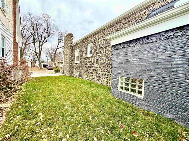 Builiding view five for 39 W Elza, Hazel Park, MI. 48030