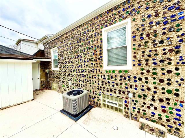 Builiding view seven for 39 W Elza, Hazel Park, MI. 48030