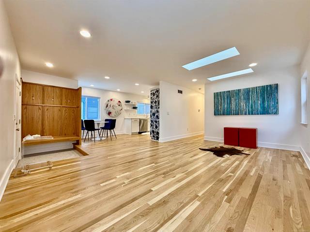 Builiding view thirty seven for 39 W Elza, Hazel Park, MI. 48030