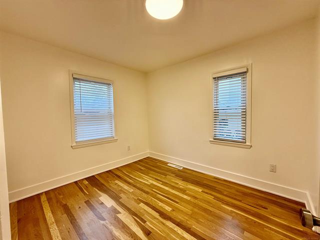 Builiding view thirty two for 39 W Elza, Hazel Park, MI. 48030