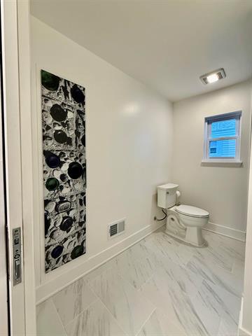 Builiding view twenty five for 39 W Elza, Hazel Park, MI. 48030