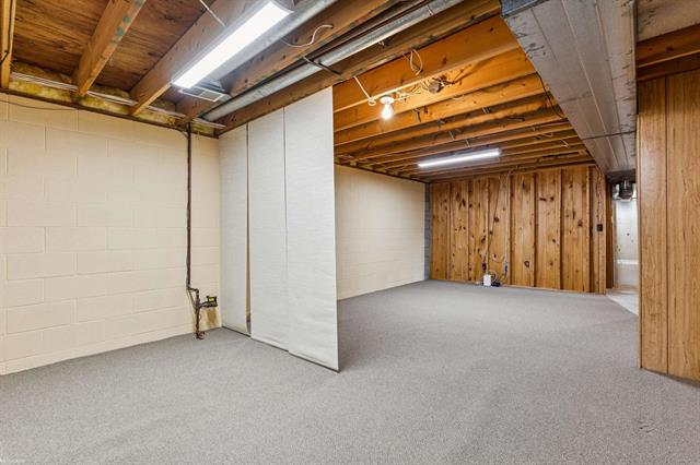 Builiding view sixteen for 1444 Old Squire, Port Huron, MI. 48060