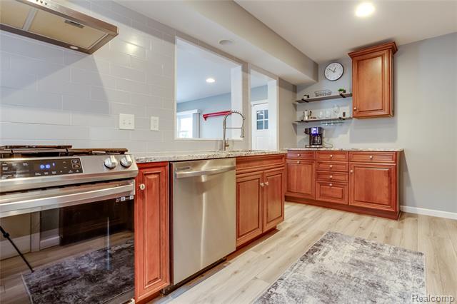 Builiding view four for 3444 Riverside, Port Huron, MI. 48060