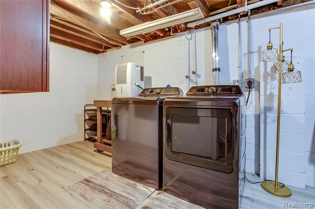 Builiding view thirteen for 3444 Riverside, Port Huron, MI. 48060