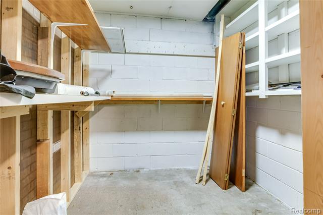 Builiding view twenty four for 3444 Riverside, Port Huron, MI. 48060