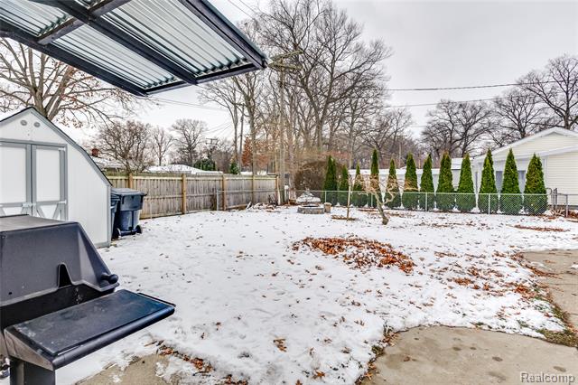 Builiding view twenty six for 3444 Riverside, Port Huron, MI. 48060