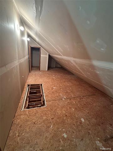 Builiding view sixteen for 4233 State, Fort Gratiot, MI. 48059