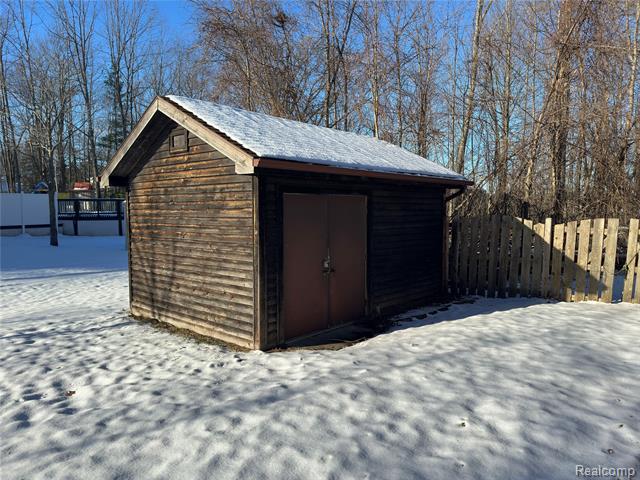 Builiding view twenty five for 4233 State, Fort Gratiot, MI. 48059