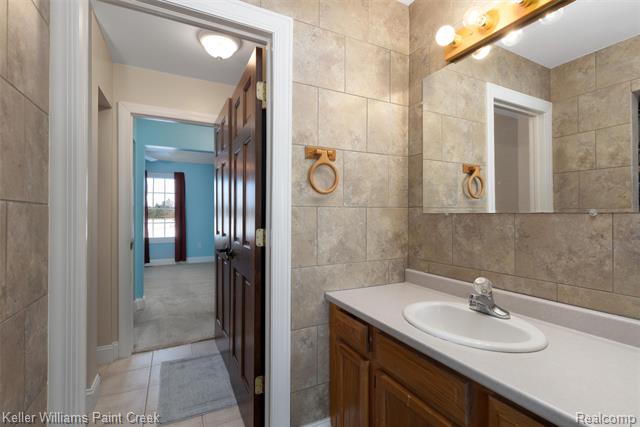 Builiding view sixteen for 15289 Imlay City, Capac, MI. 48014