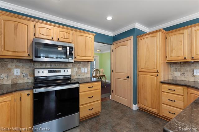 Builiding view two for 15289 Imlay City, Capac, MI. 48014