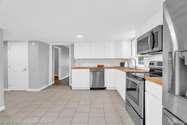 Builiding view eleven for 3932 Parker, Fort Gratiot, MI. 48059