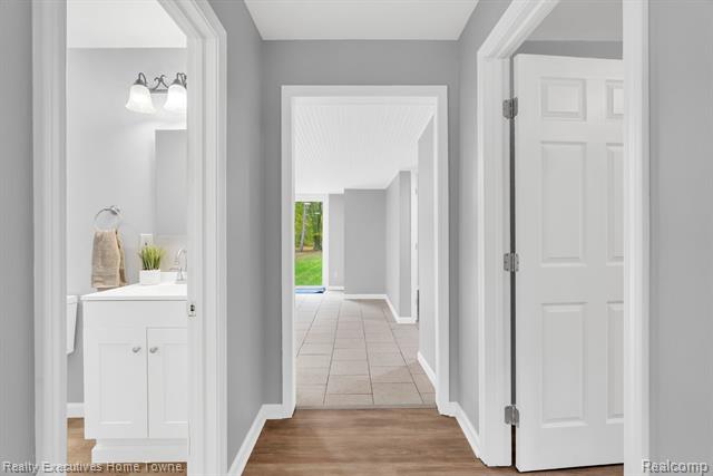 Builiding view fourteen for 3932 Parker, Fort Gratiot, MI. 48059