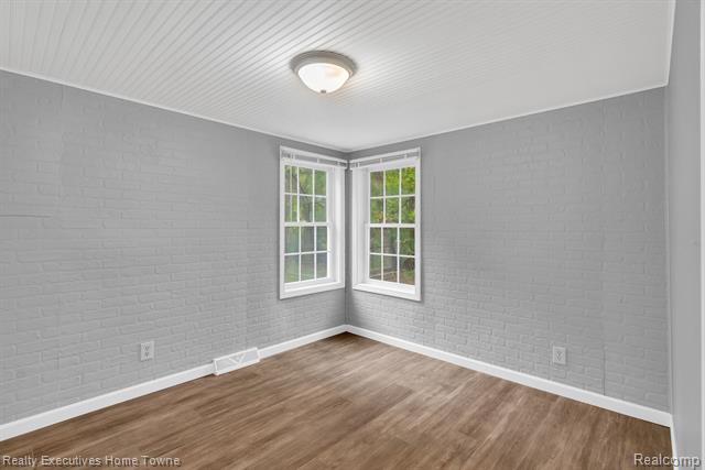 Builiding view seventeen for 3932 Parker, Fort Gratiot, MI. 48059