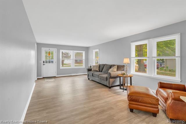 Builiding view six for 3932 Parker, Fort Gratiot, MI. 48059