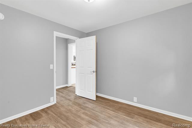 Builiding view sixteen for 3932 Parker, Fort Gratiot, MI. 48059