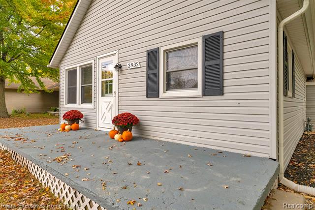 Builiding view thirty three for 3932 Parker, Fort Gratiot, MI. 48059