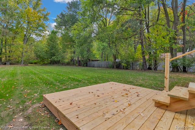 Builiding view thirty for 3932 Parker, Fort Gratiot, MI. 48059