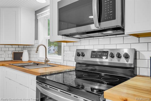 Builiding view twelve for 3932 Parker, Fort Gratiot, MI. 48059