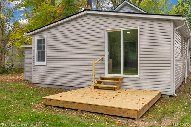 Builiding view twenty nine for 3932 Parker, Fort Gratiot, MI. 48059