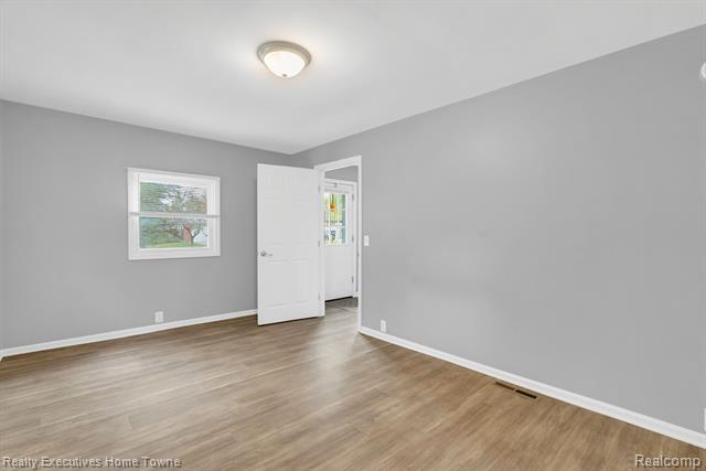 Builiding view twenty two for 3932 Parker, Fort Gratiot, MI. 48059