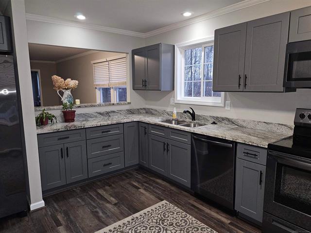 Builiding view seven for 3865 Krafft, Fort Gratiot, MI. 48059